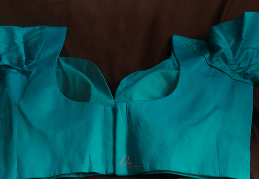 Blue Solid Sweetheart Neck Glass Sleeves Blouse